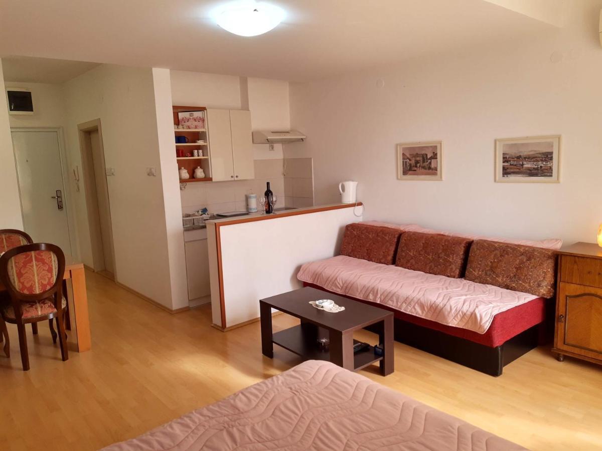 Sky Apartman Соко Баня Екстериор снимка